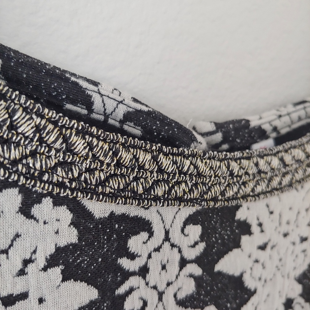 Patterned Dress - Picture 3 of 3